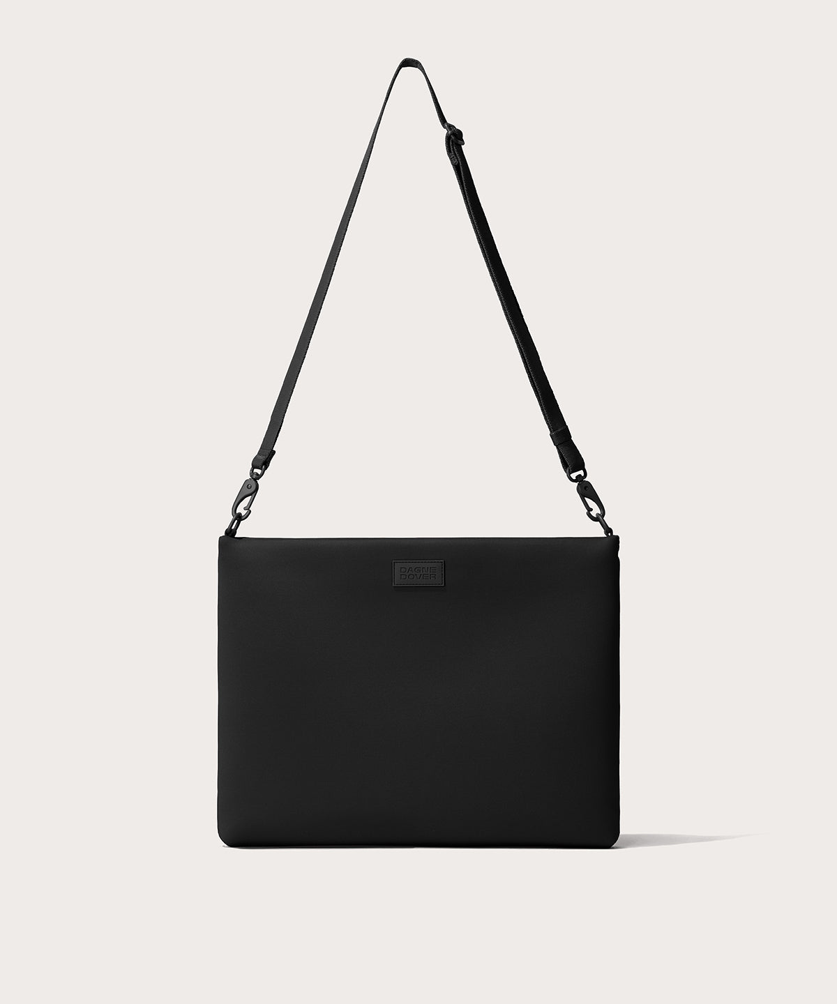 16 inch laptop shoulder bag in a black seen from the front view.