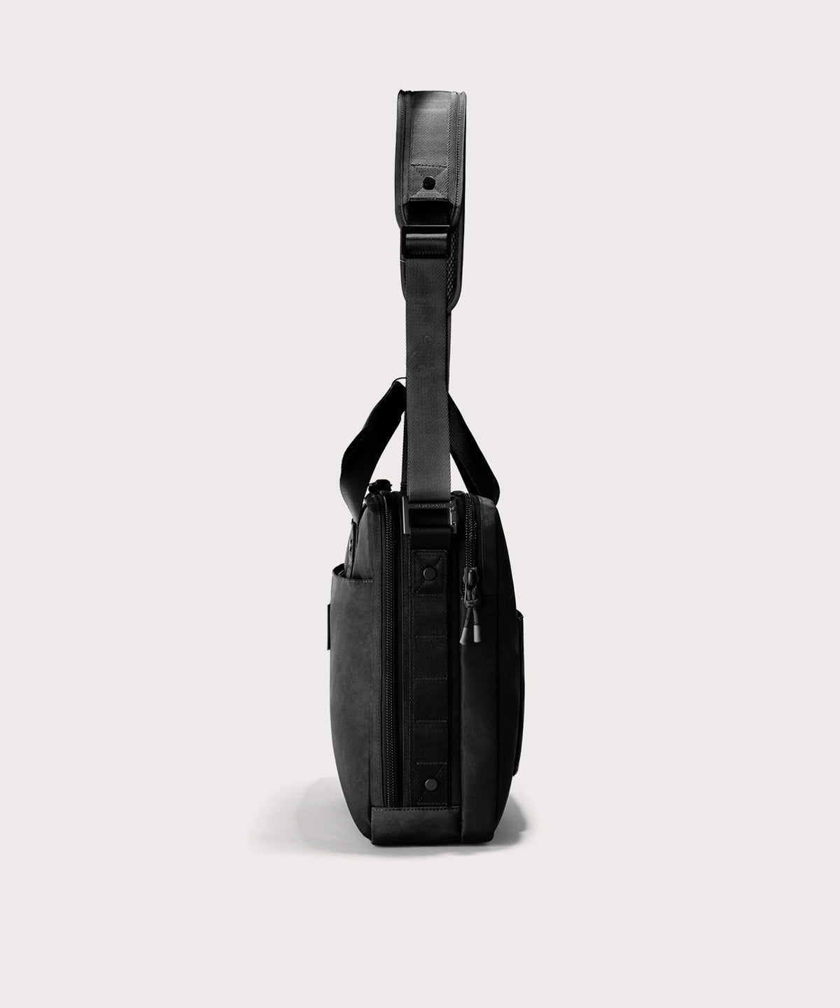 Berlin Travel Brief in Onyx
